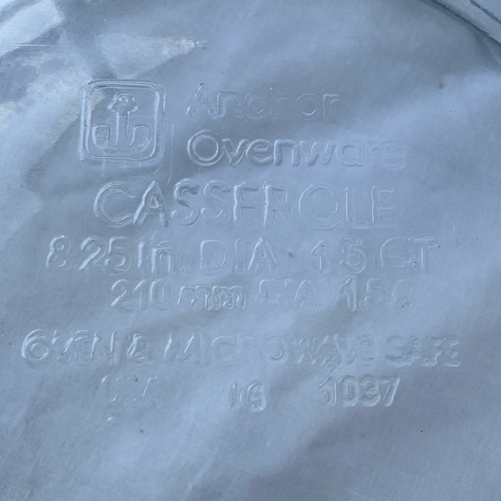 Anchor Hocking Glass Casserole Dish with Lid 1.5 Quart Capacity - Picture 7 of 8